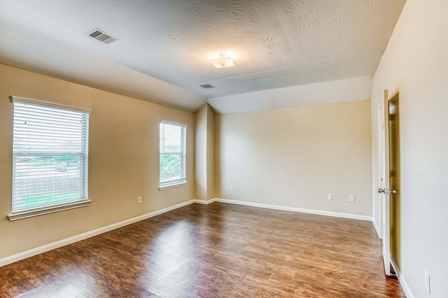 12631 Mountain Daisy Road Houston, TX 77038 - Photo 10 of 17