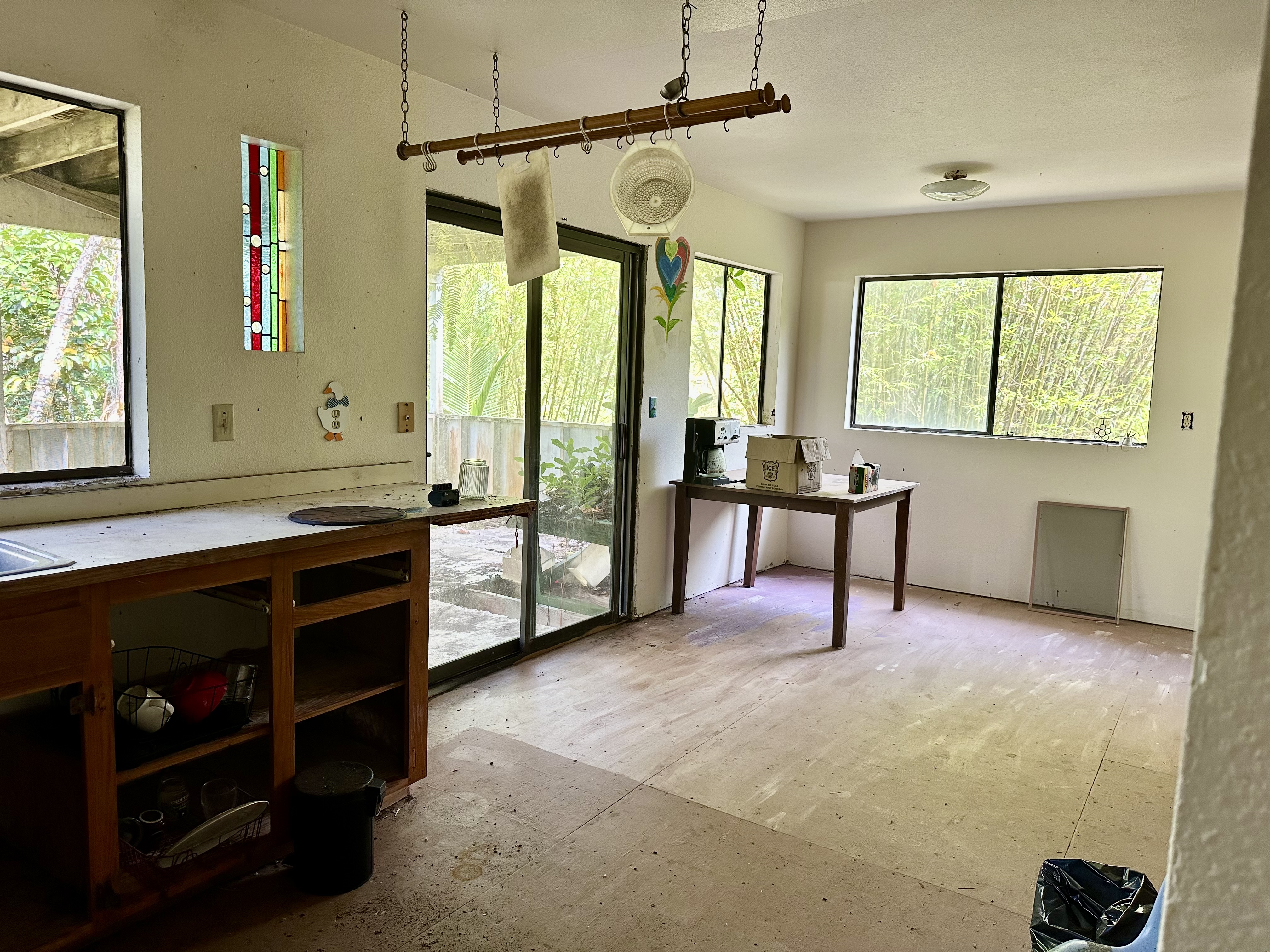 15-1105 Ama U Road Keaau, HI 96749 - Photo 5 of 29 a spacious bedroom with a bed and a window