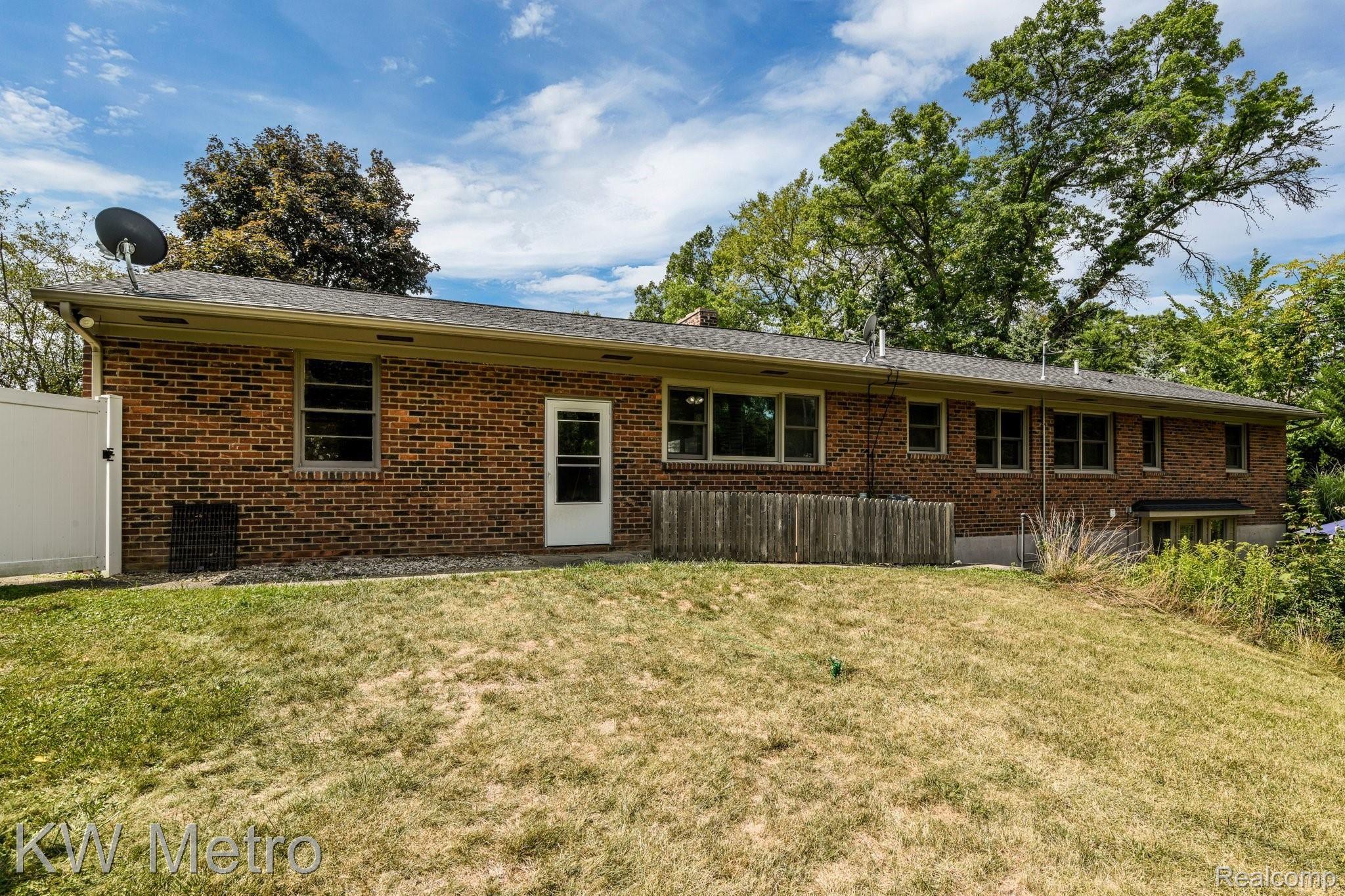 5621 Orion Road Rochester, MI 48306 - Photo 31 of 33 Rear Exterior
