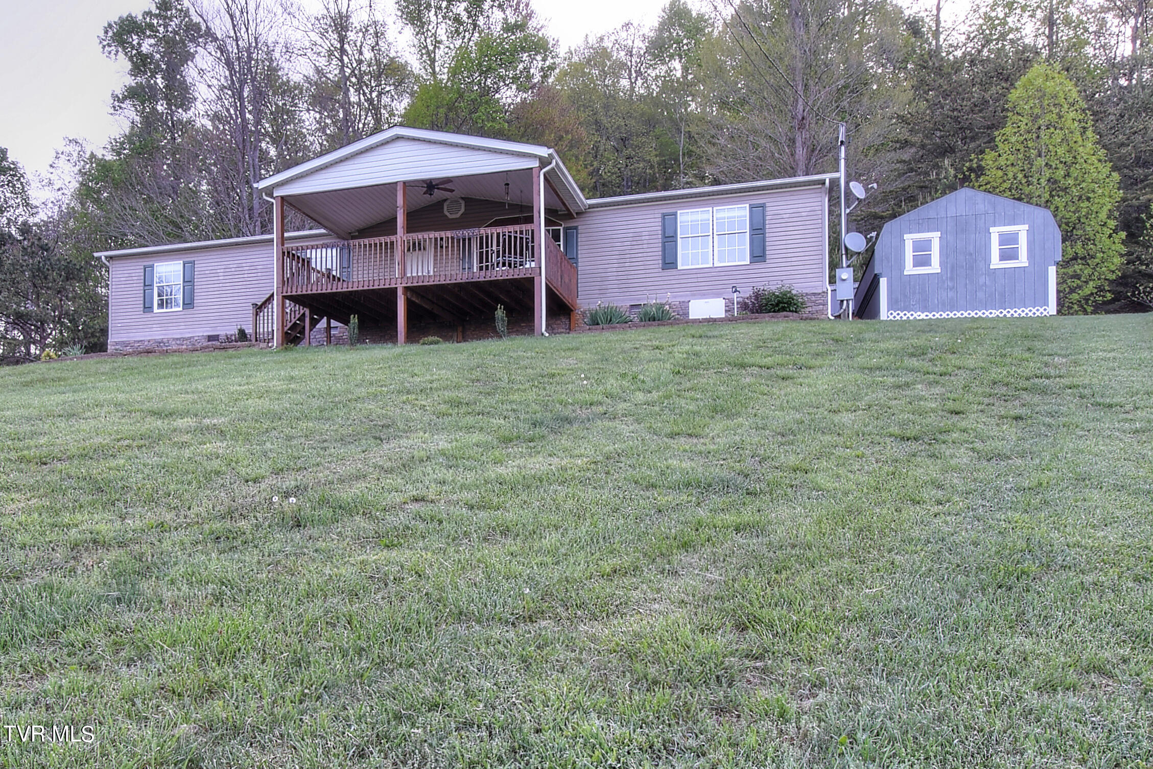115 Campbell Rash Road Elizabethton, TN 37643 - Photo 2 of 39 DSC_0013_4_5_6_7_8