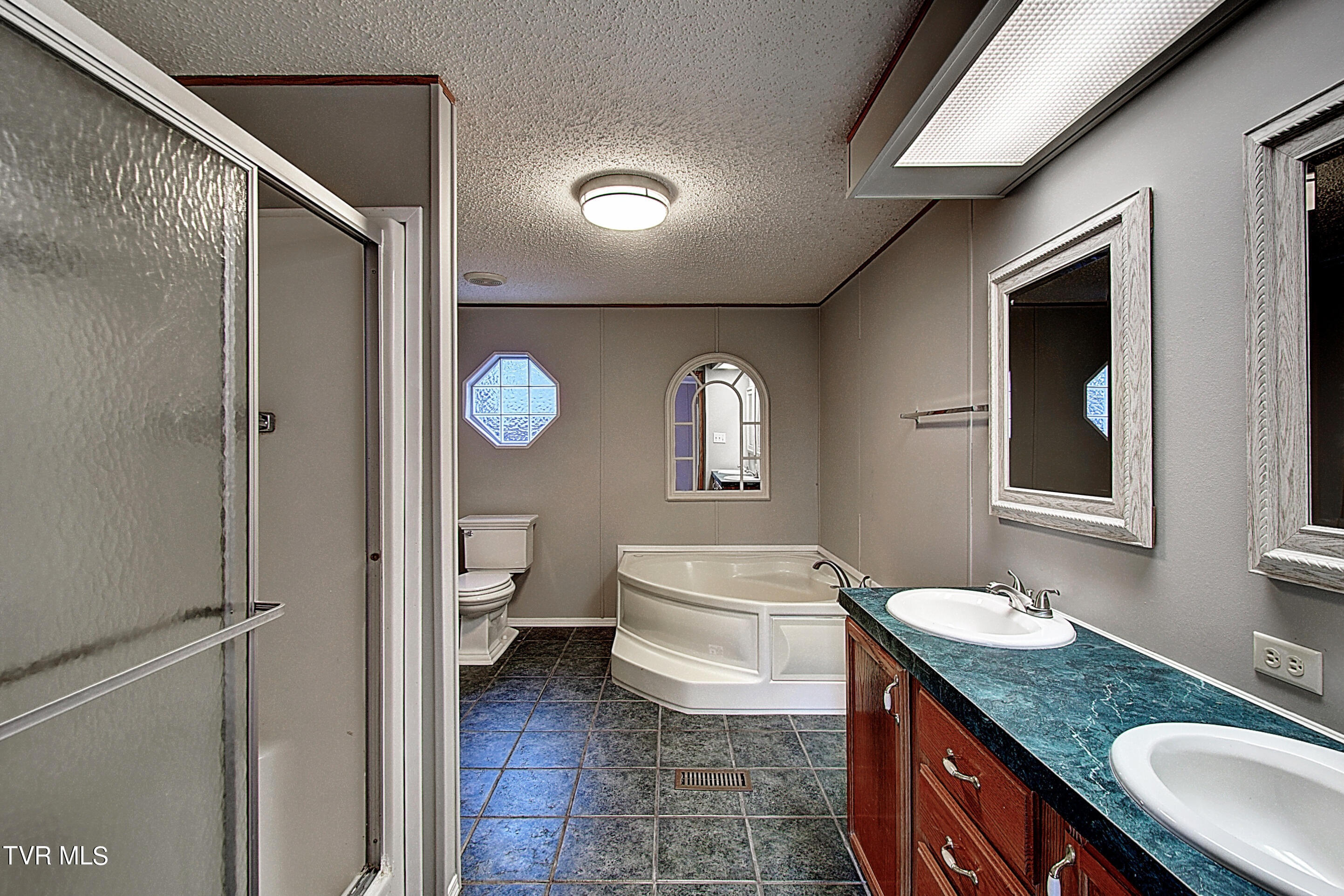115 Campbell Rash Road Elizabethton, TN 37643 - Photo 28 of 39 DSC_0436And8more