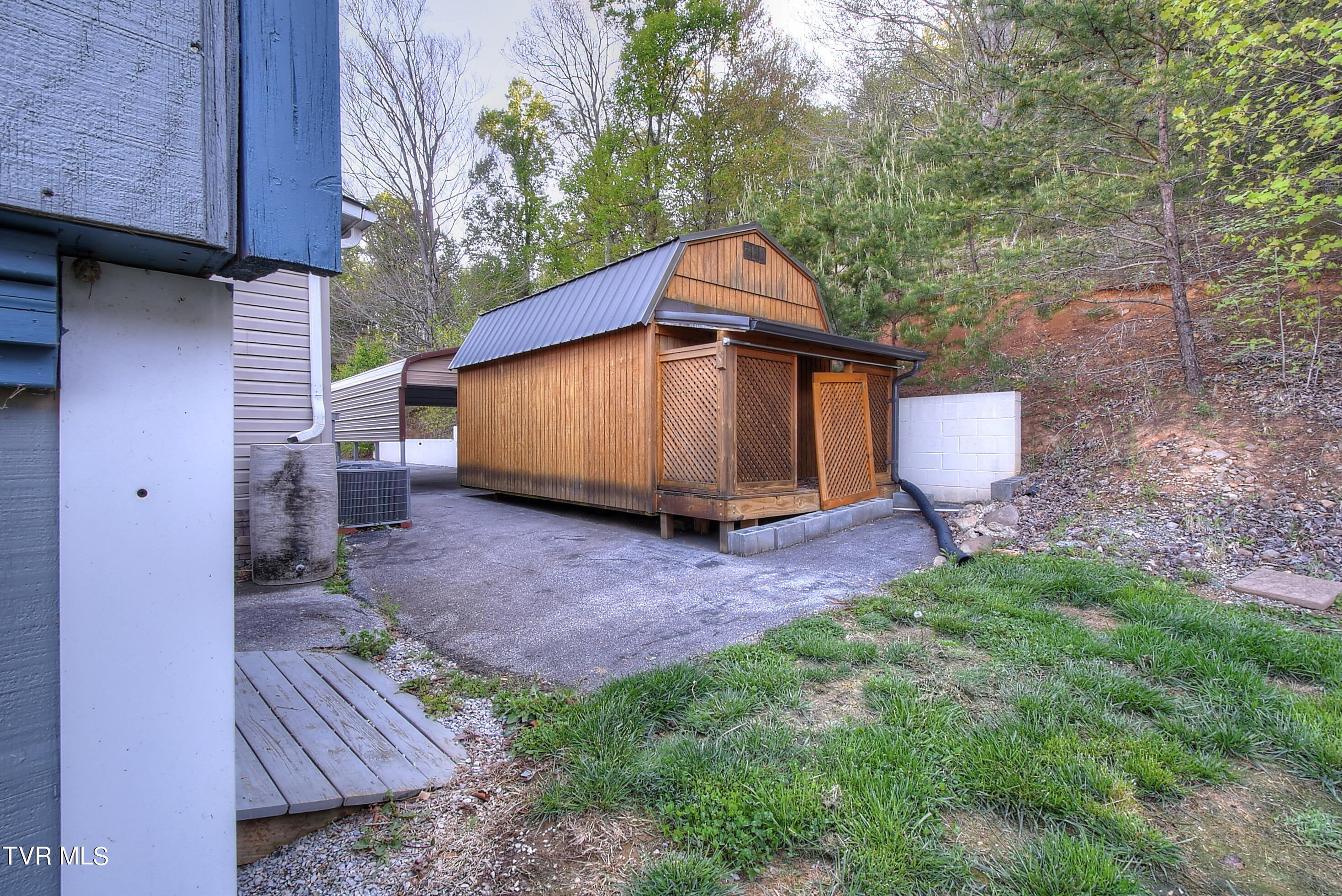 115 Campbell Rash Road Elizabethton, TN 37643 - Photo 38 of 39 DSC_0622_3_4_5_6_7