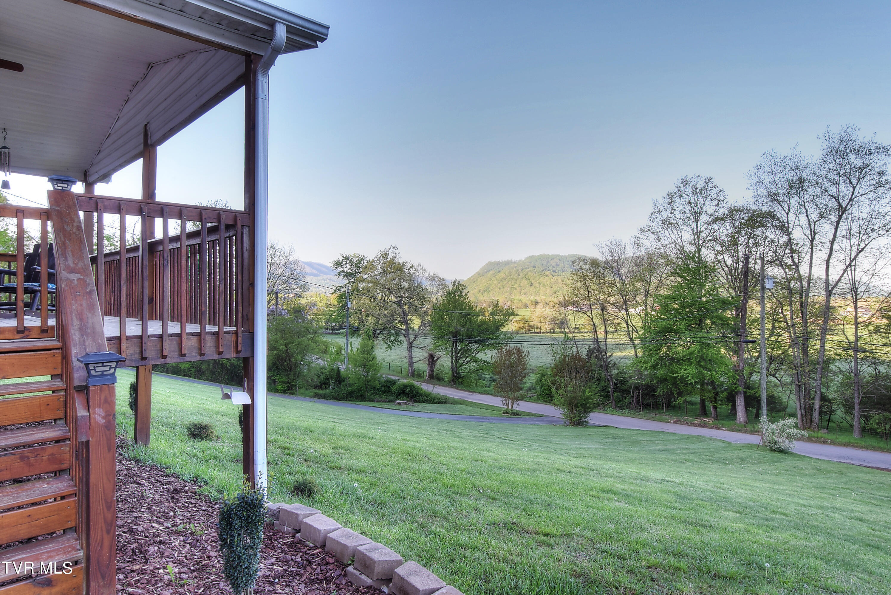 115 Campbell Rash Road Elizabethton, TN 37643 - Photo 5 of 39 DSC_0049_50_51_52_53_54