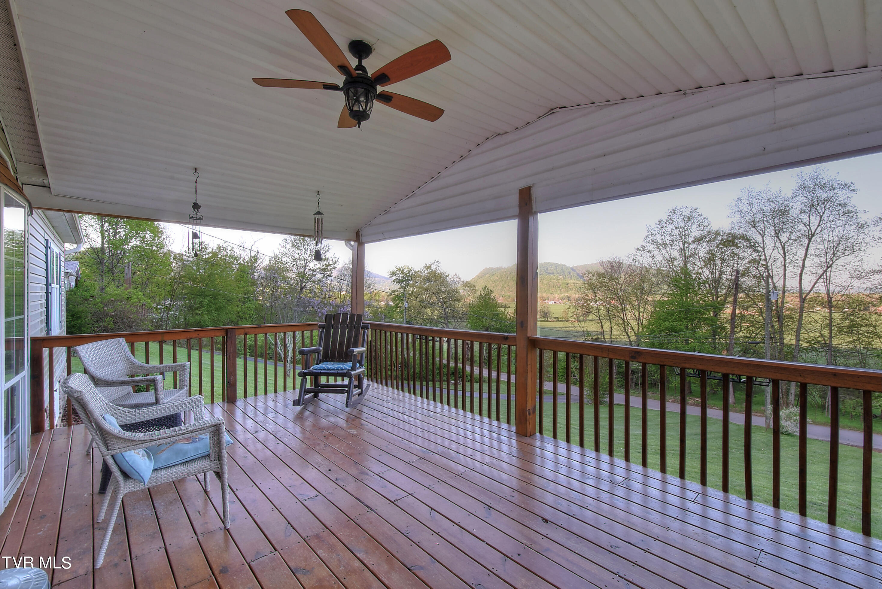 115 Campbell Rash Road Elizabethton, TN 37643 - Photo 7 of 39 DSC_0067_68_69_70_71_72