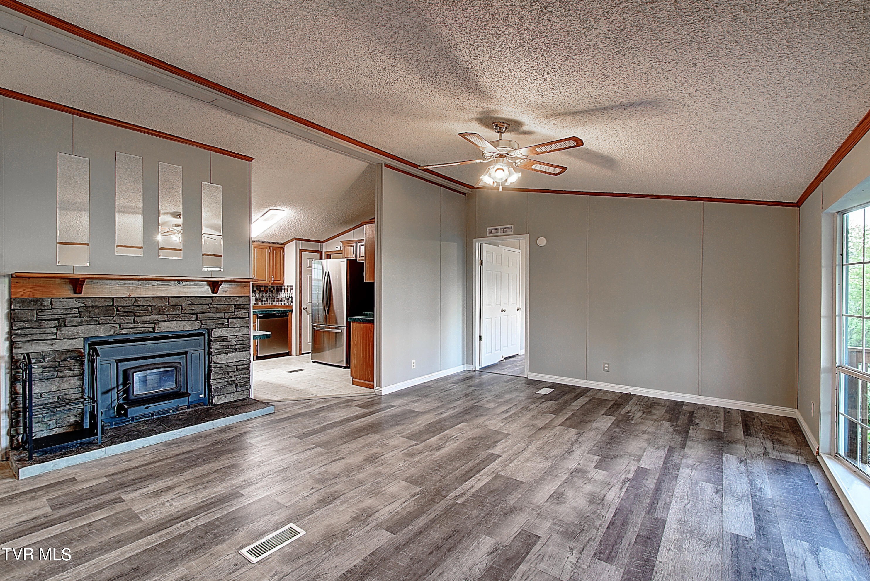 115 Campbell Rash Road Elizabethton, TN 37643 - Photo 10 of 39 DSC_0103And8more
