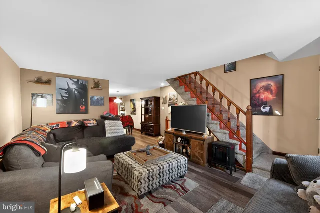 $230,000 | 704 Crescent Drive, Glenolden, PA 19036