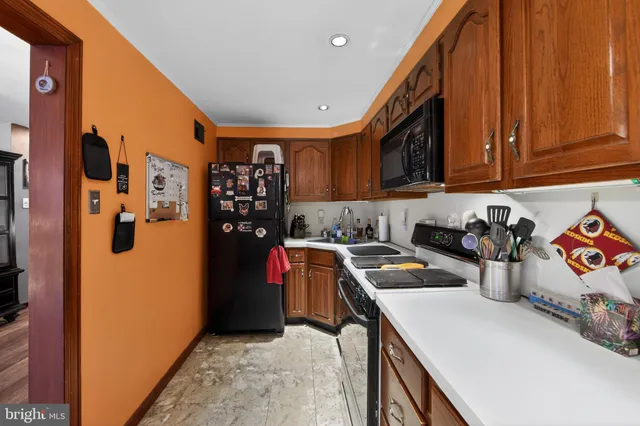 $230,000 | 704 Crescent Drive, Glenolden, PA 19036