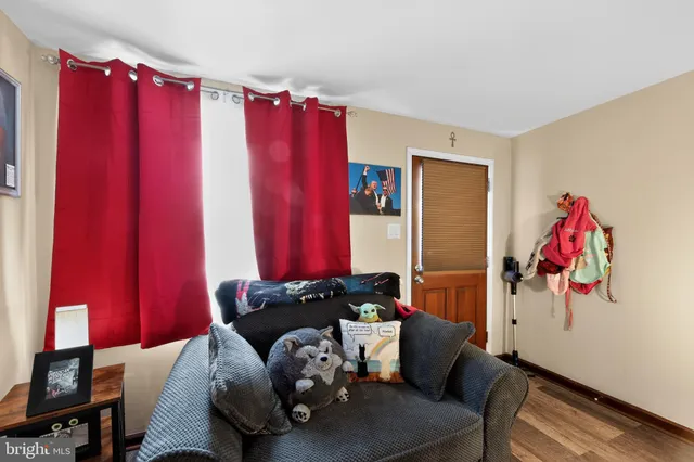 $230,000 | 704 Crescent Drive, Glenolden, PA 19036