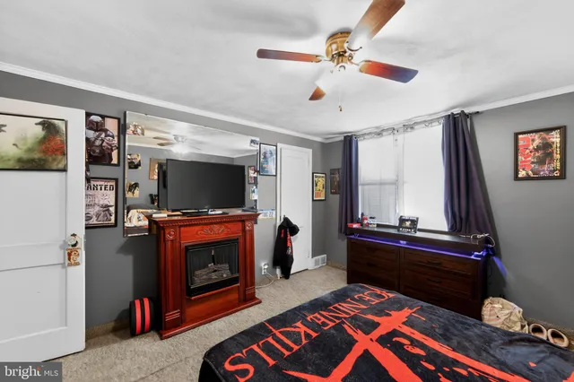 $230,000 | 704 Crescent Drive, Glenolden, PA 19036