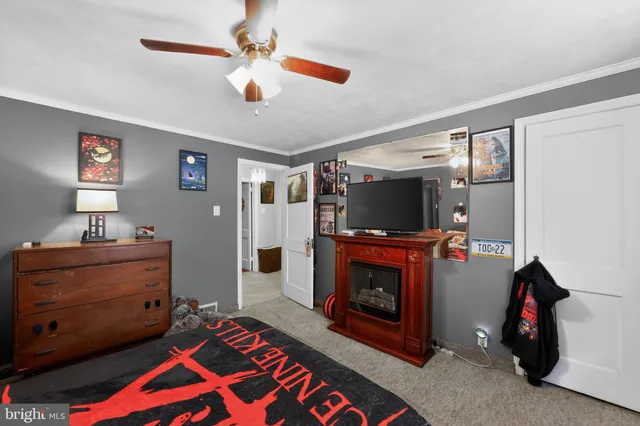 $230,000 | 704 Crescent Drive, Glenolden, PA 19036