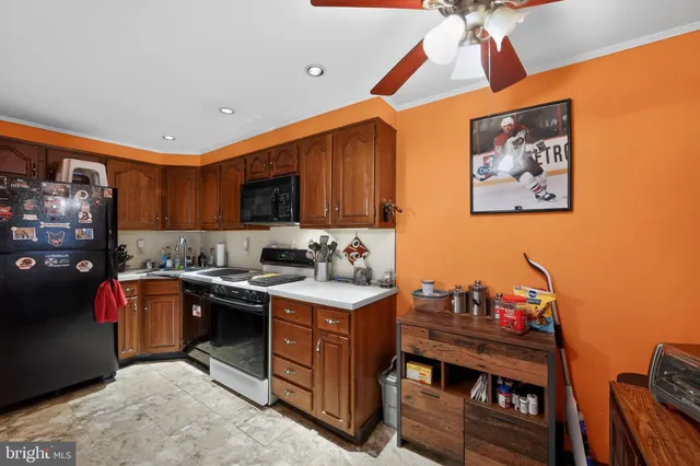 $230,000 | 704 Crescent Drive, Glenolden, PA 19036