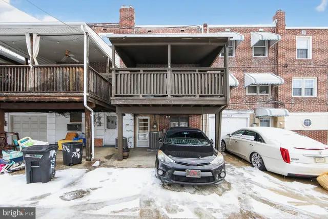 $230,000 | 704 Crescent Drive, Glenolden, PA 19036