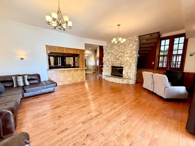 $2,998,000 | 569 Lucerne Way, South Lake Tahoe, CA 96150