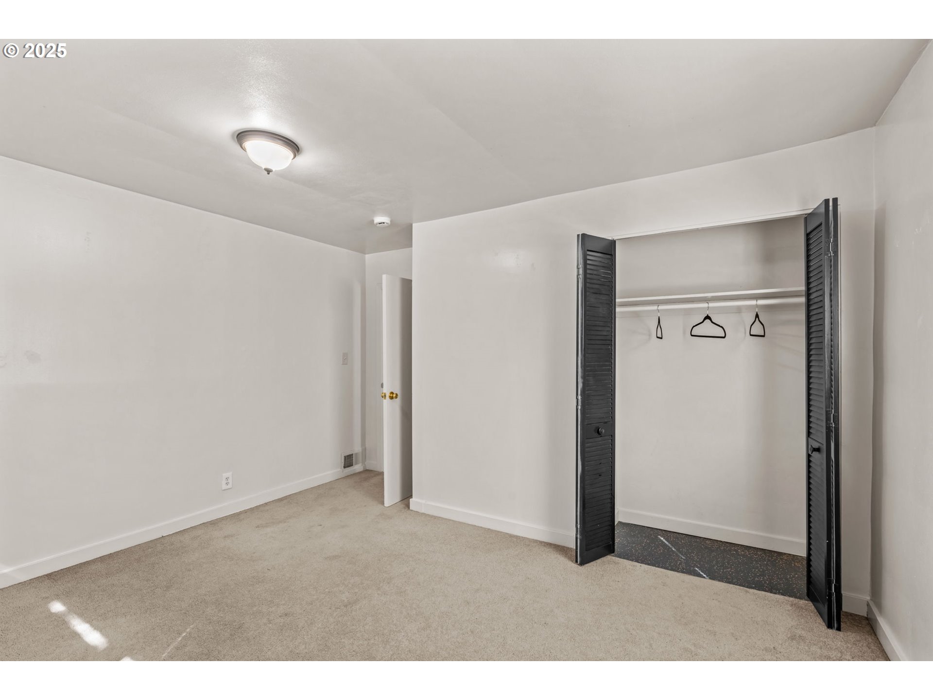 1149 Northwest 10th Street Corvallis, OR 97330 - Photo 15 of 29 a view of an empty room