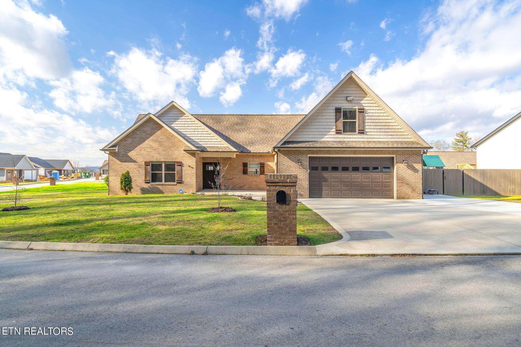 110 Carly Ridge Way Clinton, TN 37716 - Photo 3 of 51 5-web-or-mls-110 Carly Ridge Way-5