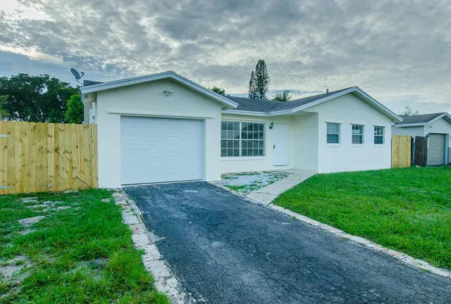 $635,000 | 22710 Family Circle, Boca Raton, FL 33428