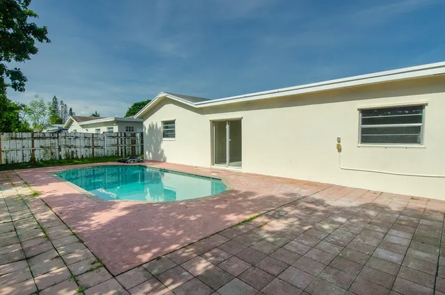 $635,000 | 22710 Family Circle, Boca Raton, FL 33428