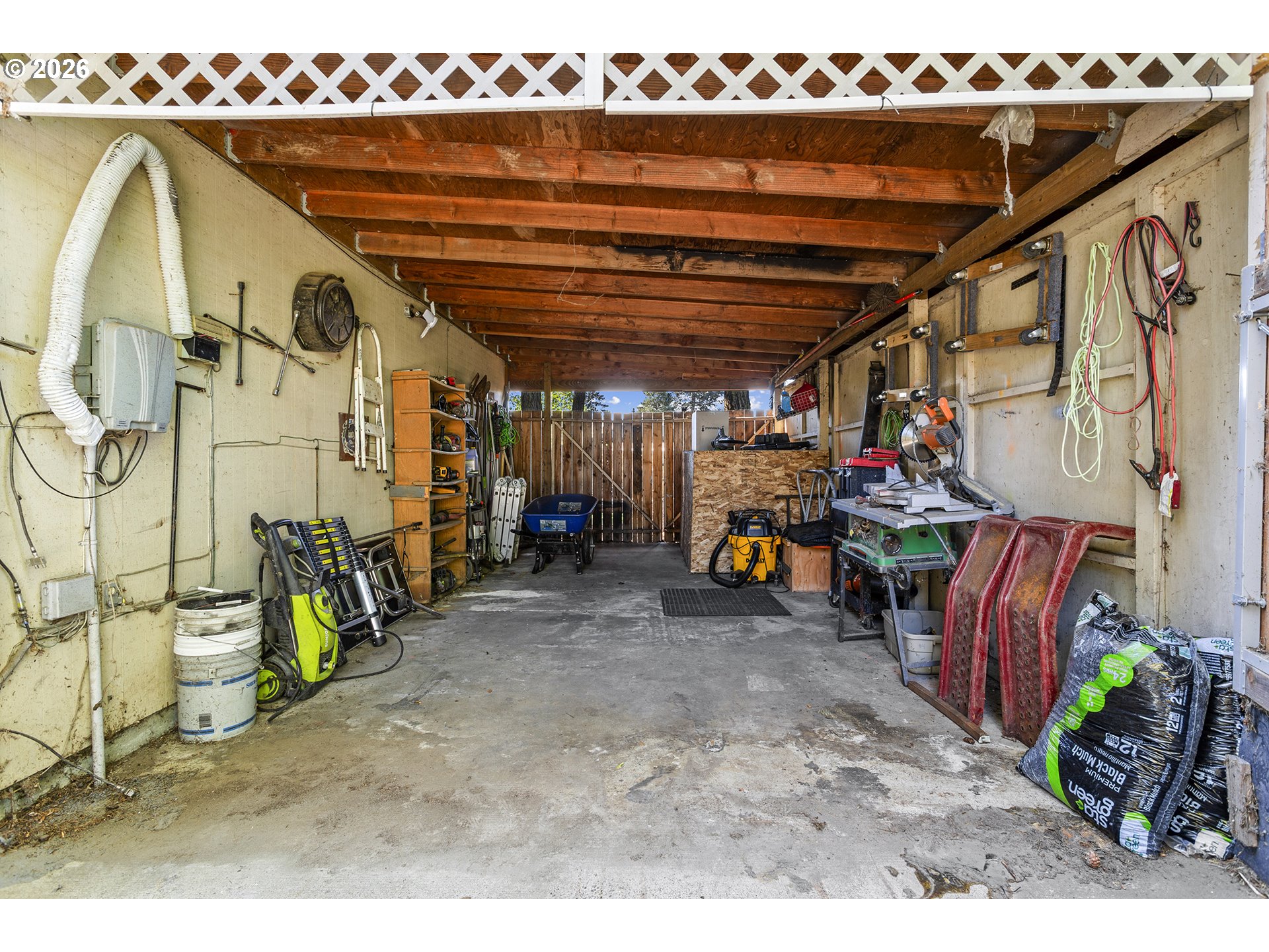 19726 Southwest Oak Street Beaverton, OR 97078 - Photo 36 of 43 Carport