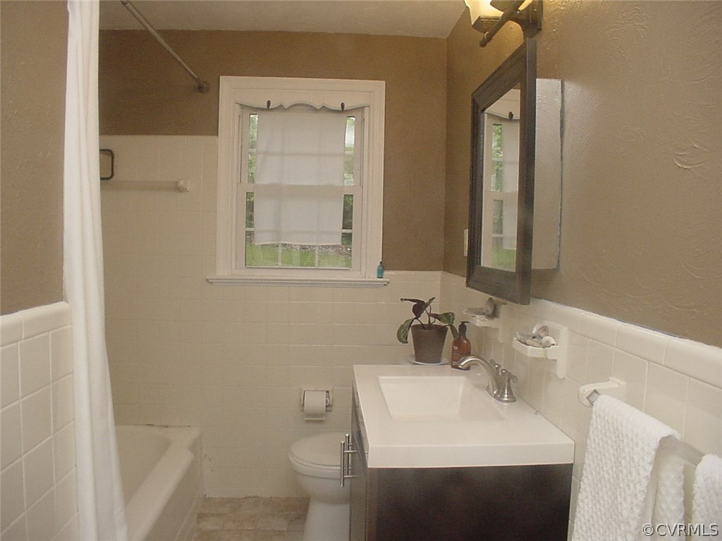 8355 Candigan Circle North Chesterfield, VA 23235 - Photo 16 of 23 Gallery Image 16