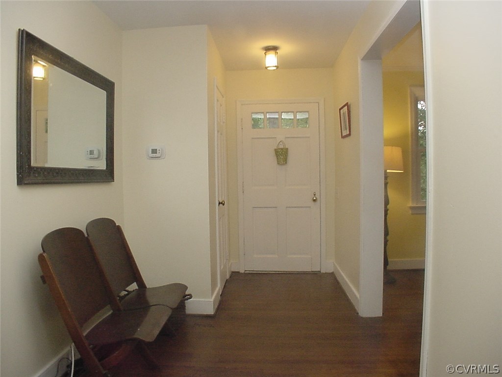 8355 Candigan Circle North Chesterfield, VA 23235 - Photo 2 of 23 Gallery Image 2