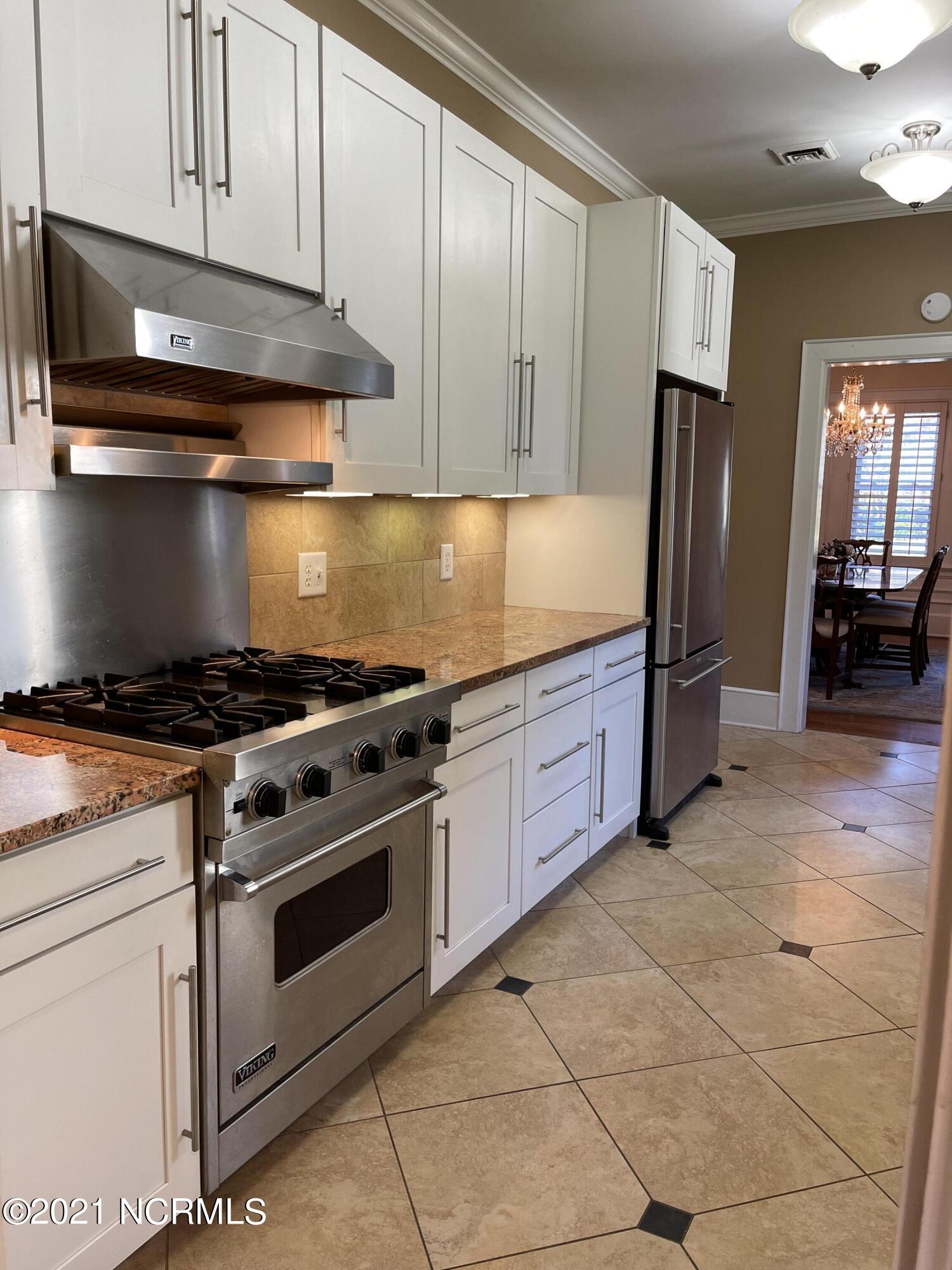 909 W Road Kinston, NC 28501 - Photo 23 of 43 Kitchen