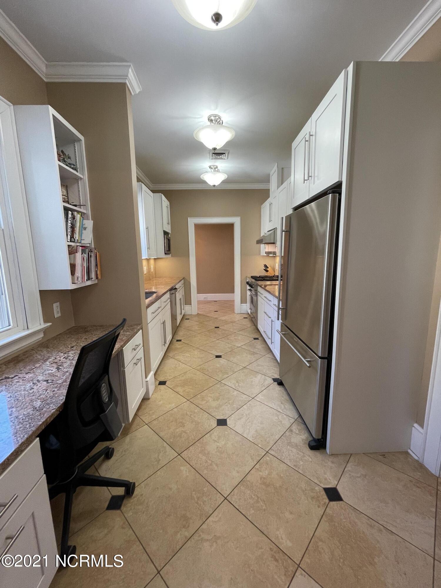 909 W Road Kinston, NC 28501 - Photo 27 of 43 Kitchen