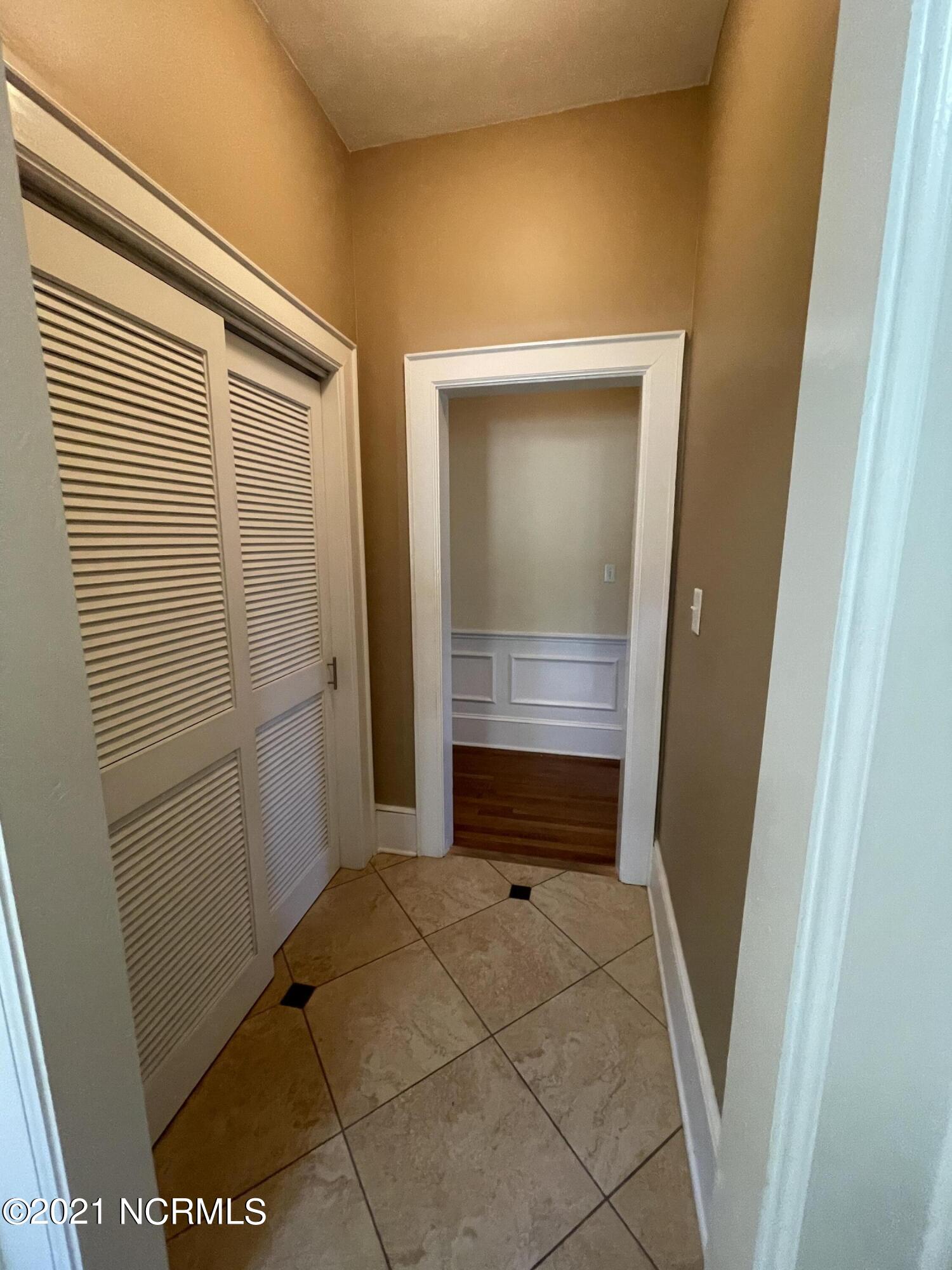 909 W Road Kinston, NC 28501 - Photo 29 of 43 Pantry