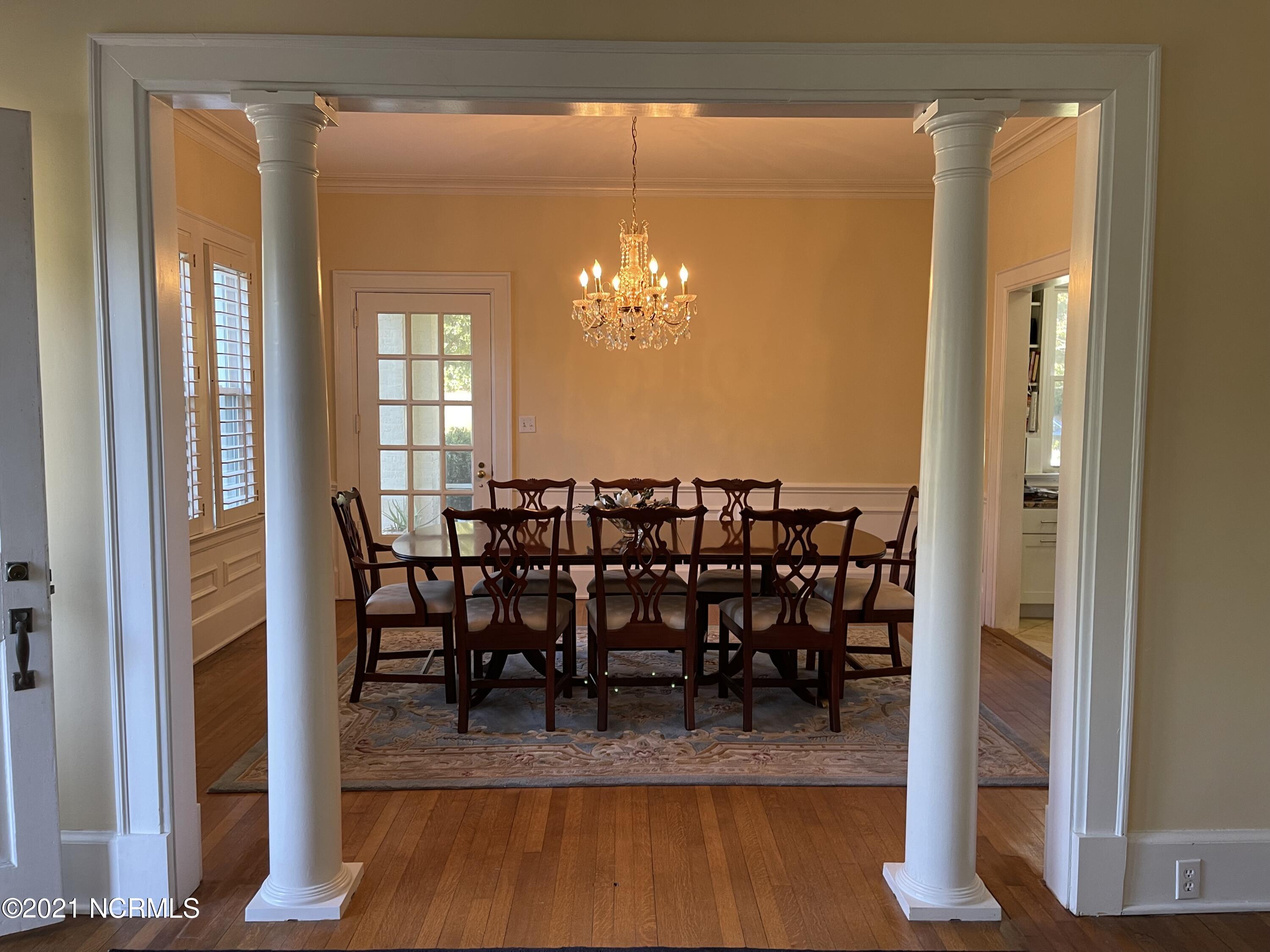 909 W Road Kinston, NC 28501 - Photo 9 of 43 Dining Room