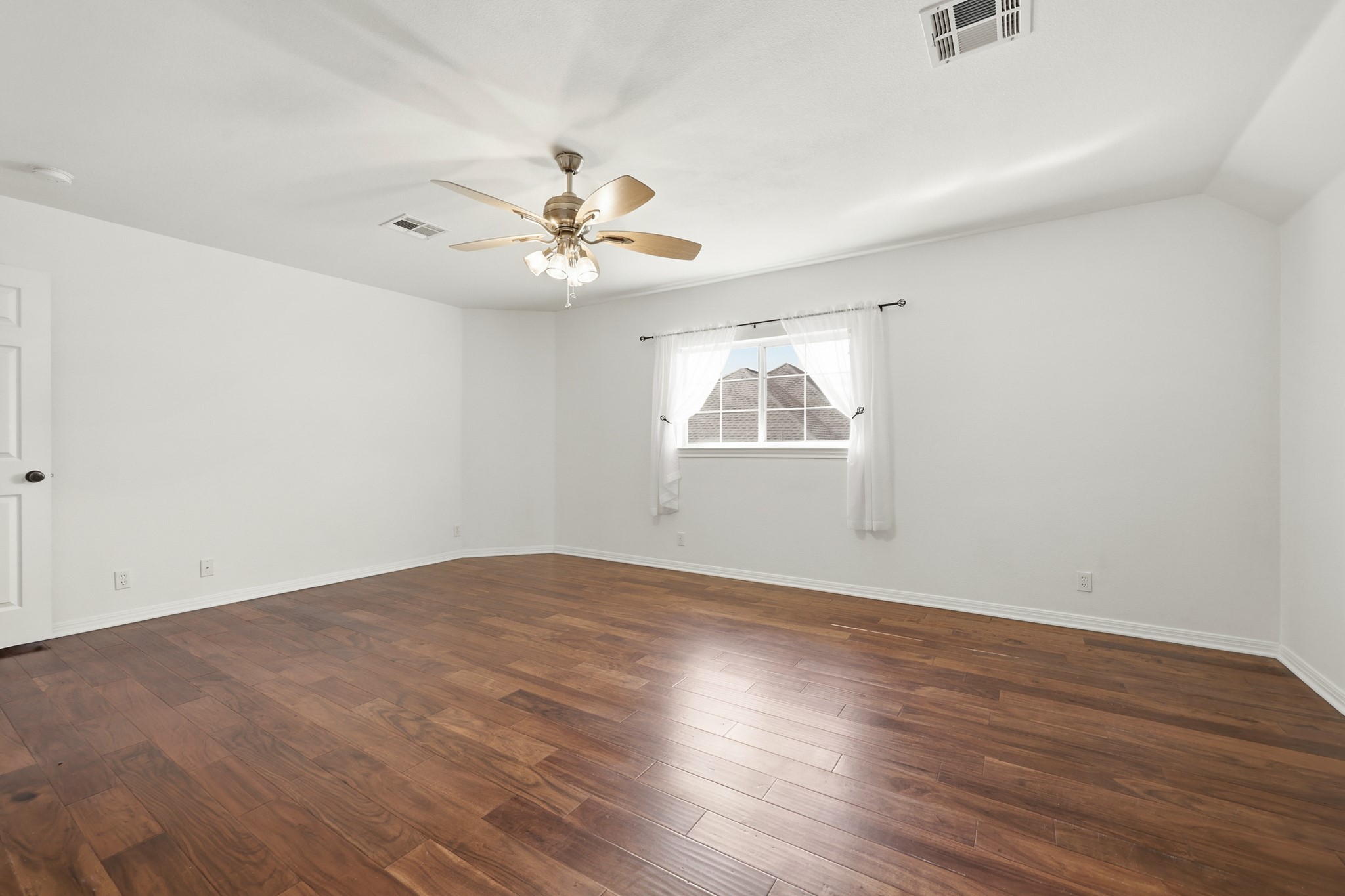 910 Vanguard Street Austin, TX 78734 - Photo 31 of 40 bedroom 4 upstairs