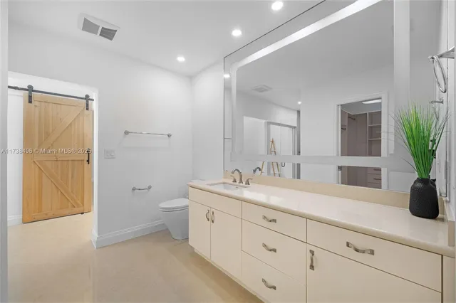 a view of walk in closet