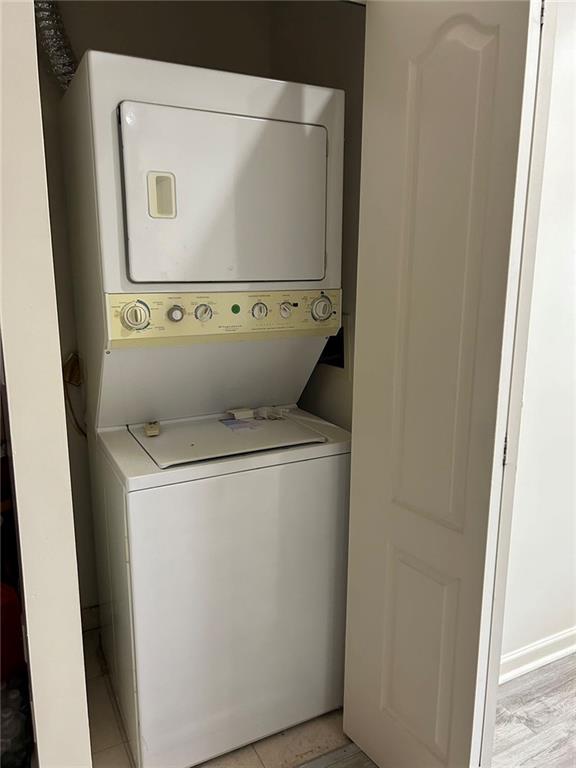 1663 West 6th Street, Unit 3B Brooklyn, NY 11223 - Photo 11 of 16 a utility room with dryer and washer