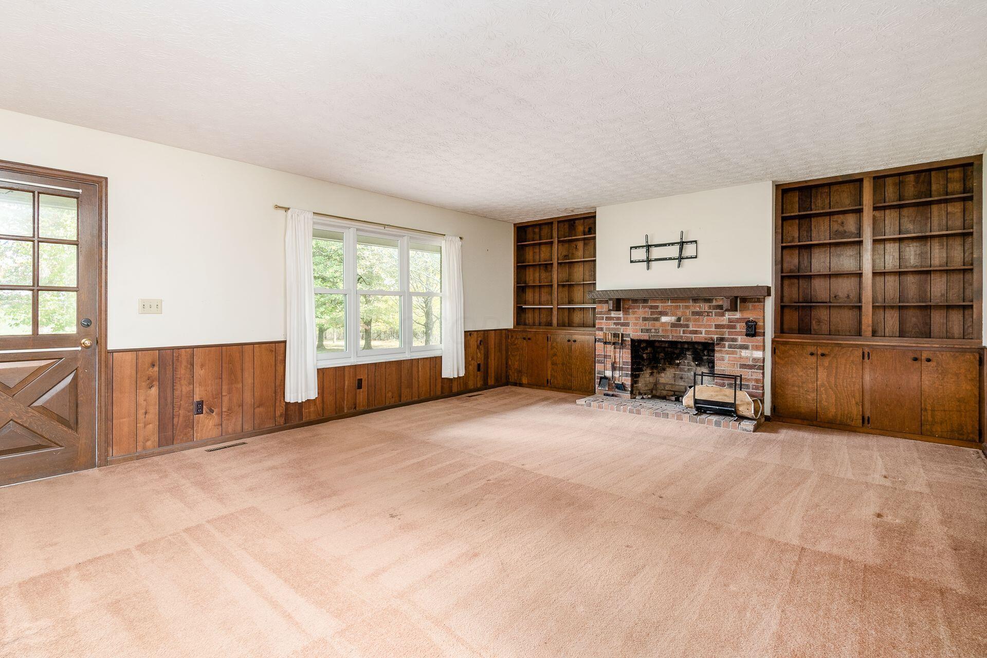 8712 Cheshire Road Sunbury, OH 43074 - Photo 9 of 40 Family Room