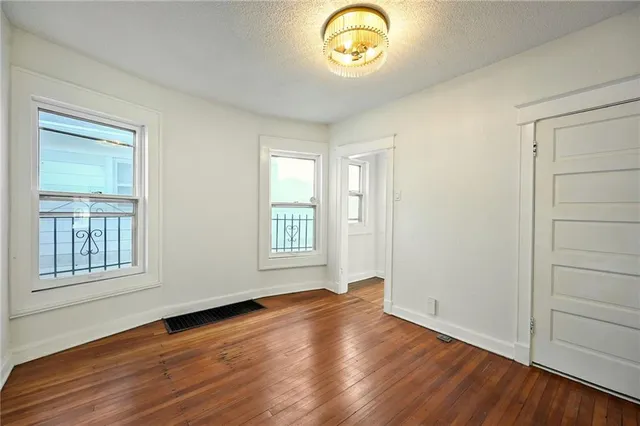 $229,000 | 2624 Jarboe Street, Kansas City, MO 64108