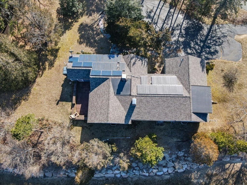 157 Daniels Island Road Mashpee, MA 02649 - Photo 32 of 41 a view of a yard with blue house