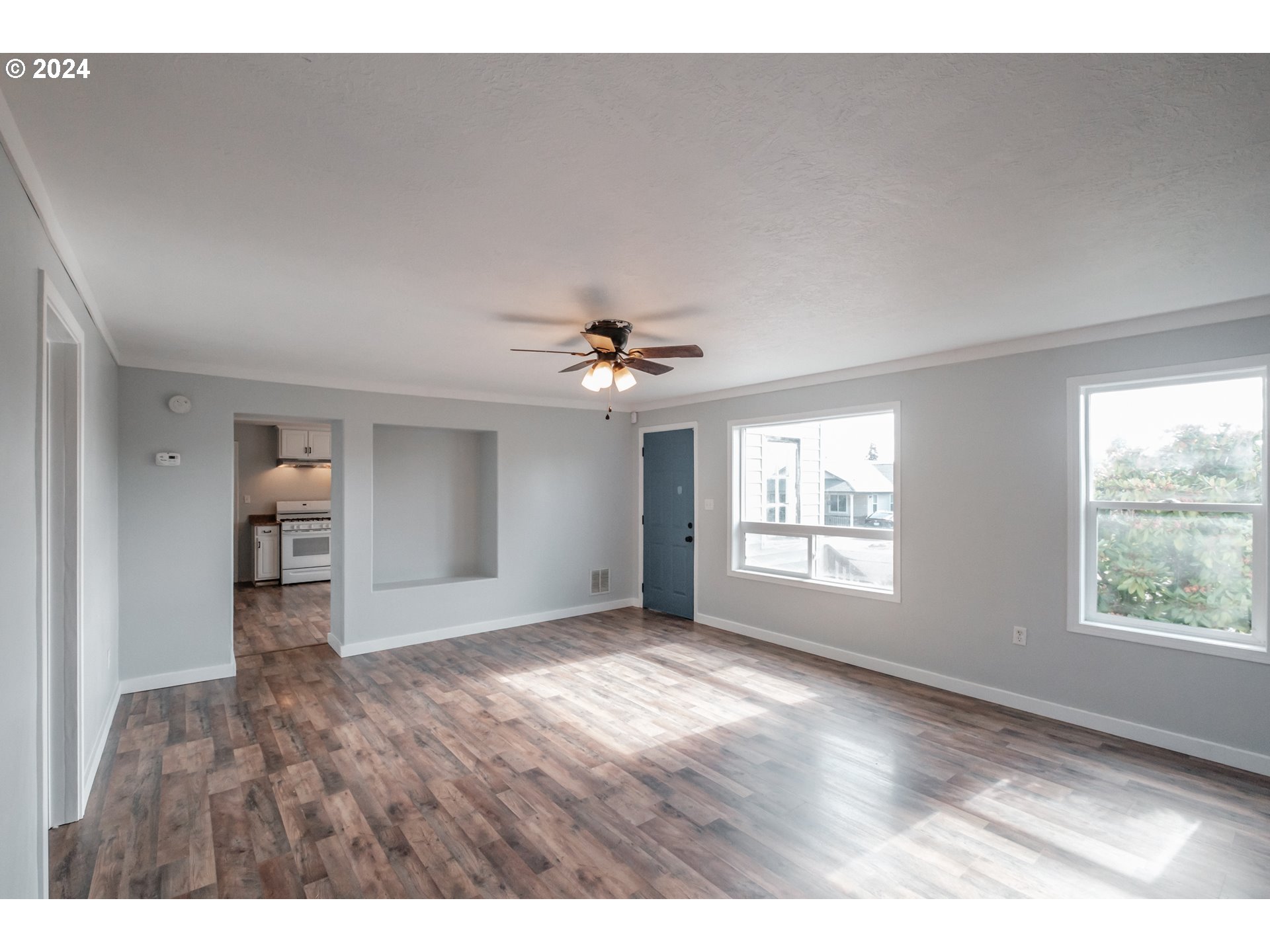 1375 Southwest 9th Street Dallas, OR 97338 - Photo 9 of 31