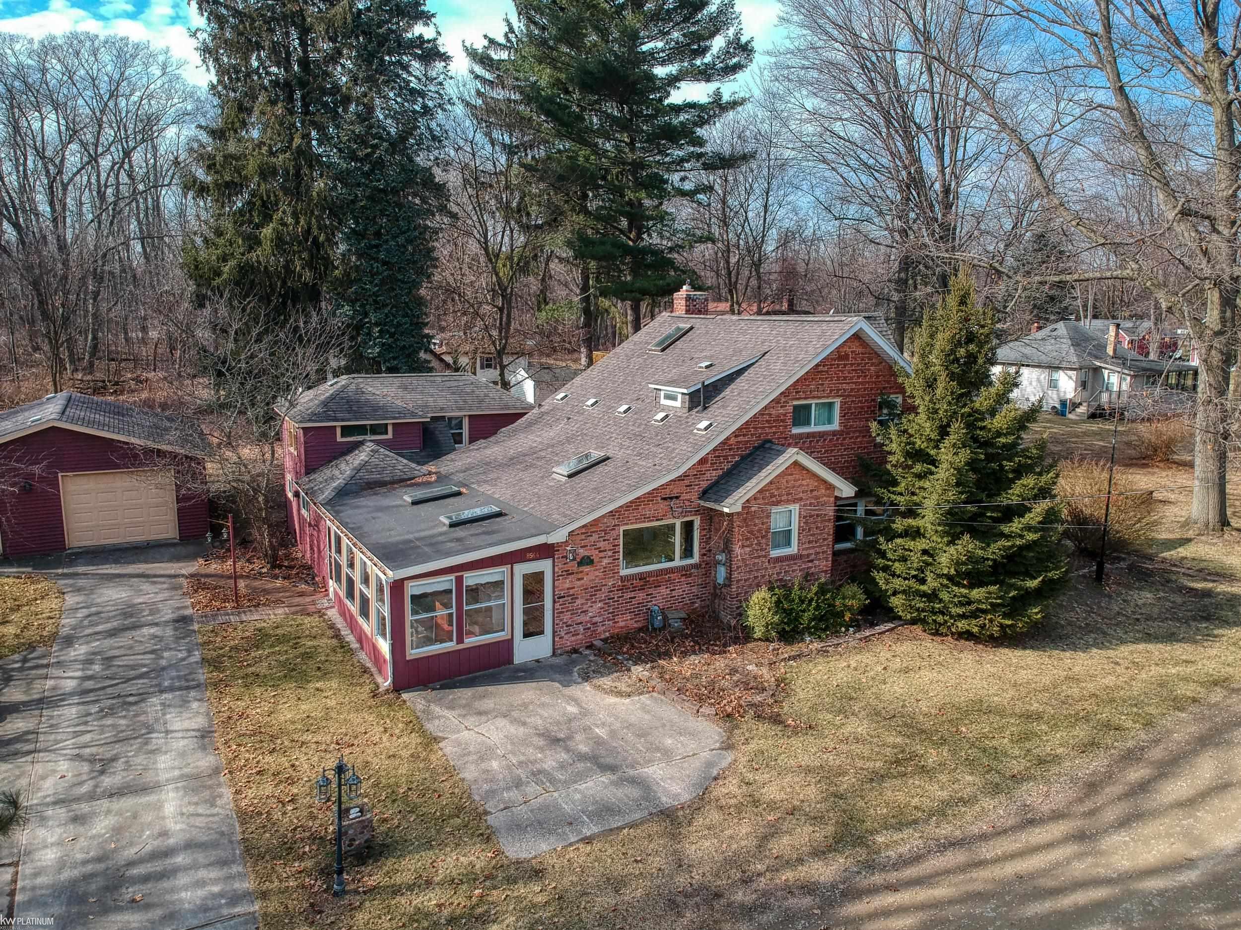 8564 Lakeview Avenue Lexington, MI 48450 - Photo 1 of 38 50134141-0017e367-2cae-4dc5-badd-eeb5c9c29997.JPG