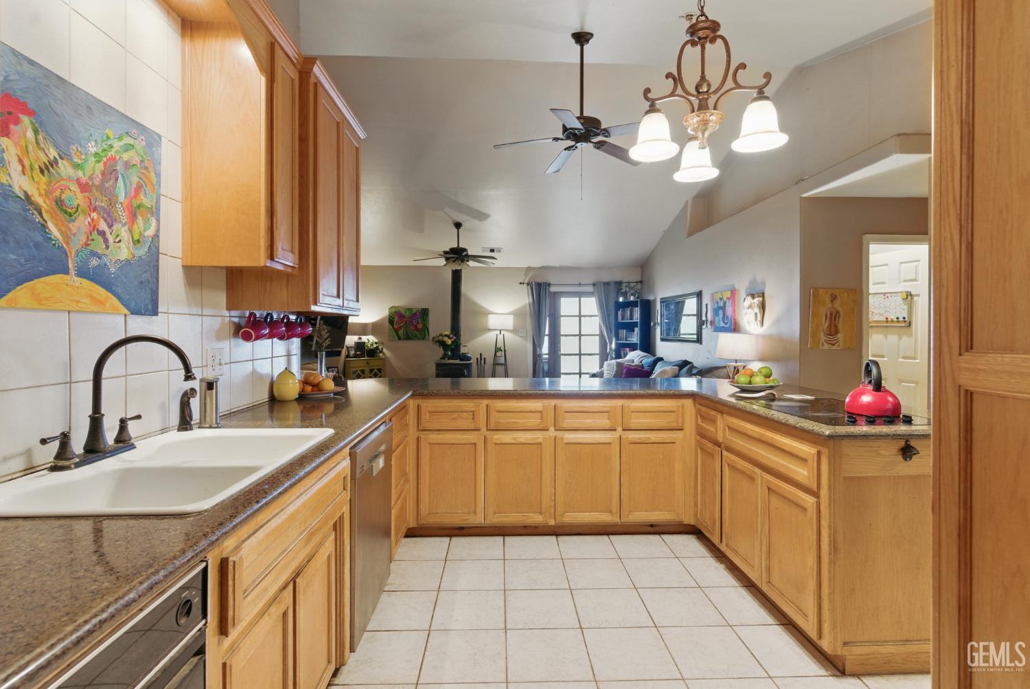Undisclosed Address Tehachapi, CA 93561 - Photo 19 of 40