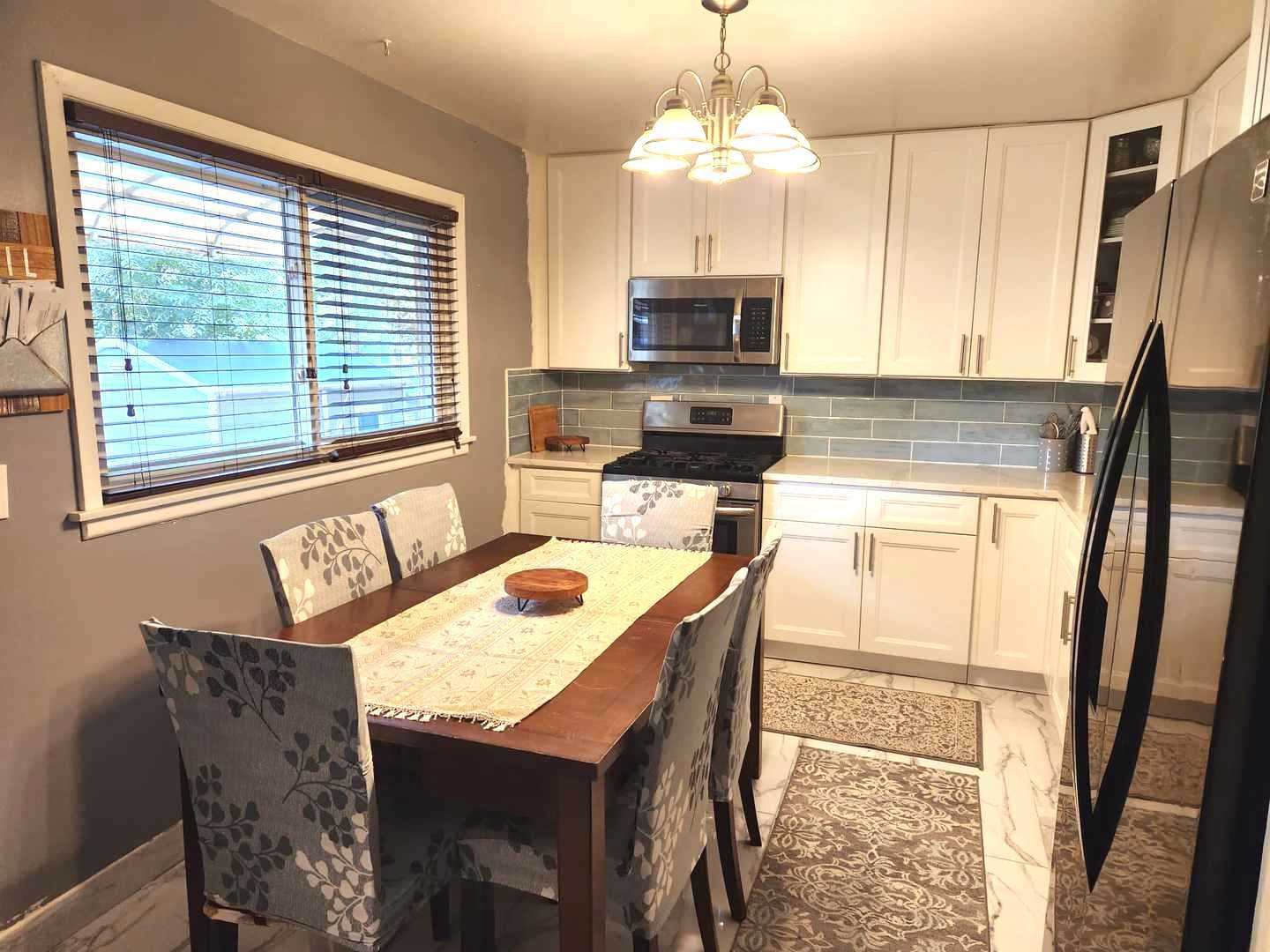 9559 Sumac Road, Unit C Des Plaines, IL 60016 - Photo 2 of 9 Gallery Image 2