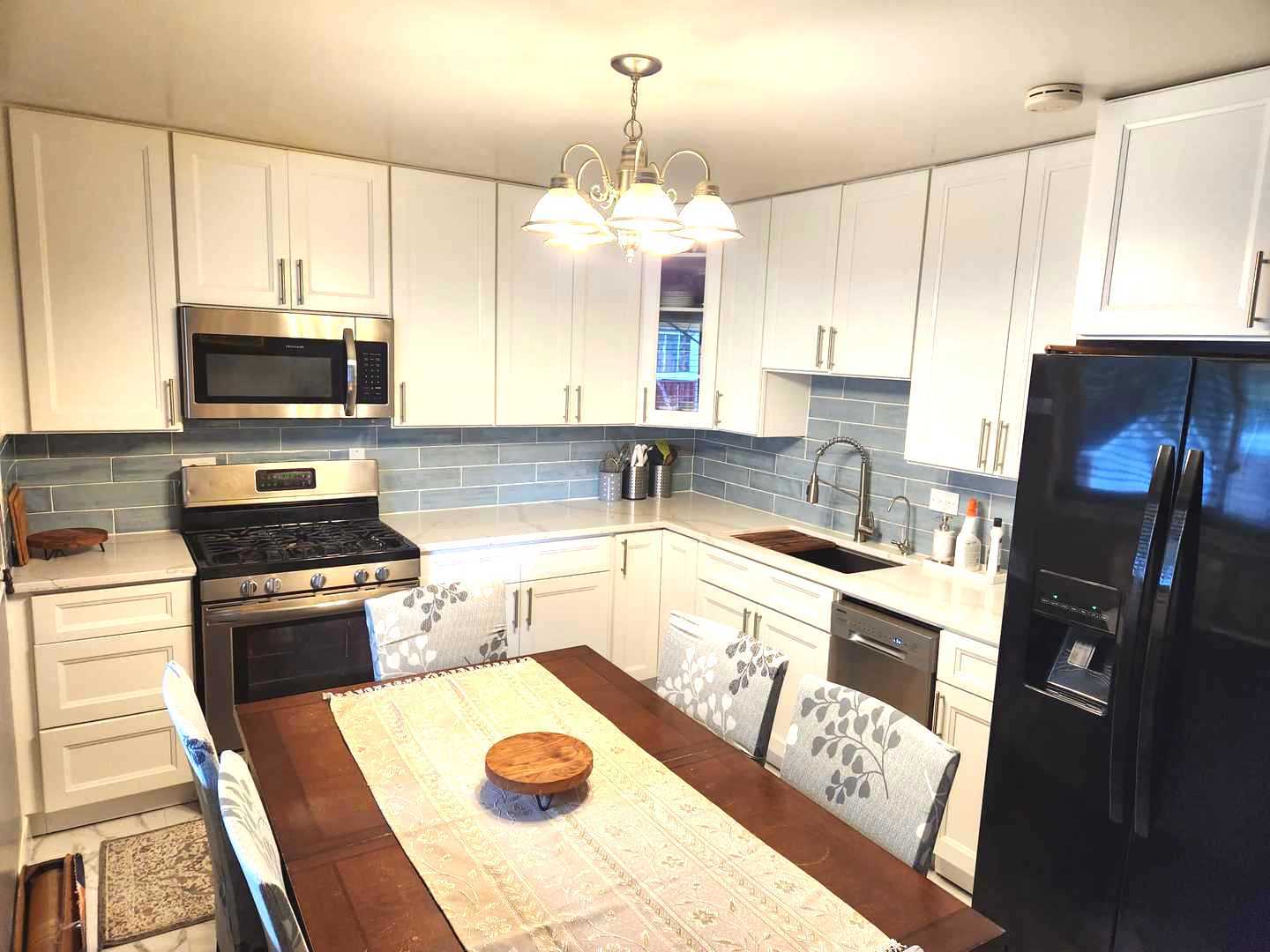 9559 Sumac Road, Unit C Des Plaines, IL 60016 - Photo 3 of 9 Gallery Image 3