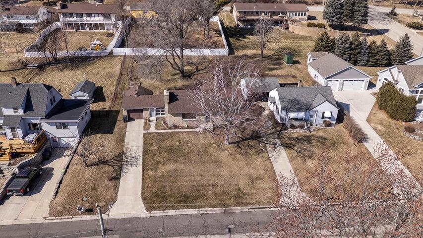 337 Lake Drive Random Lake, WI 53075 - Photo 12 of 31 20260305105922886446000000-o