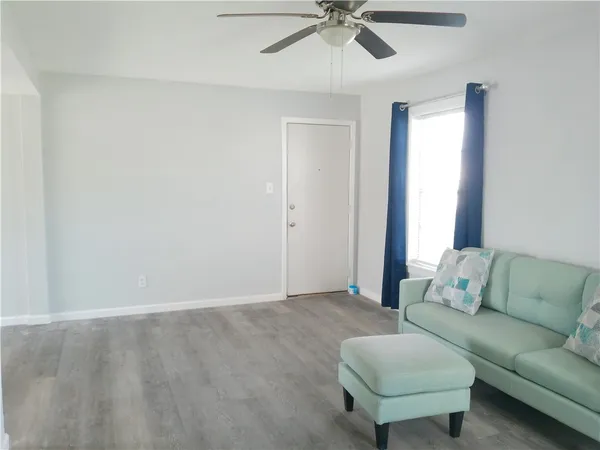 $1,000 | 829 Indiana Avenue, Unit 2, Corpus Christi, TX 78404