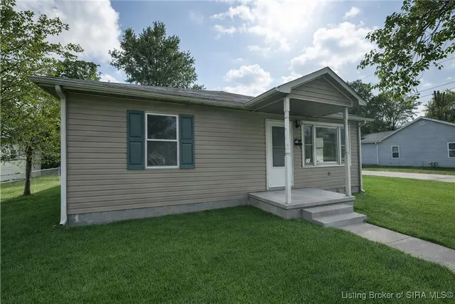 $165,000 | 491 West Cross Street, Austin, IN 47102