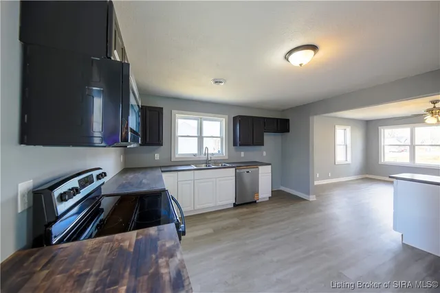 $165,000 | 491 West Cross Street, Austin, IN 47102