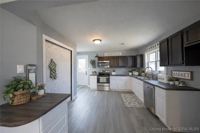 $165,000 | 491 West Cross Street, Austin, IN 47102