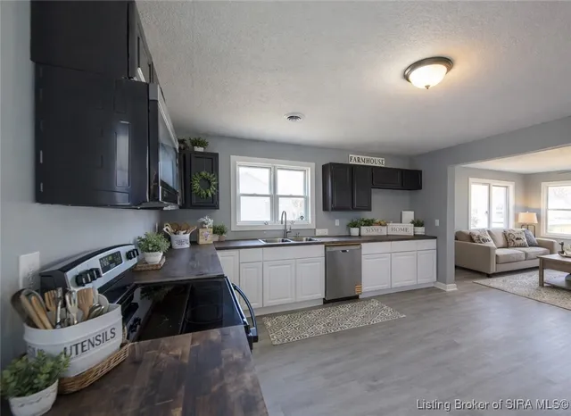 $165,000 | 491 West Cross Street, Austin, IN 47102