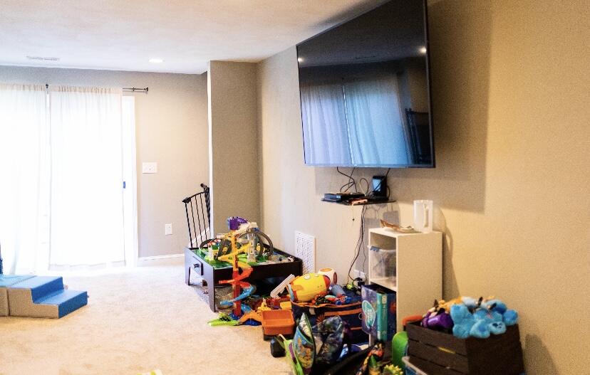 8320 Robin Lynn Road Roanoke, VA 24019 - Photo 15 of 21 a view of kids room with toys