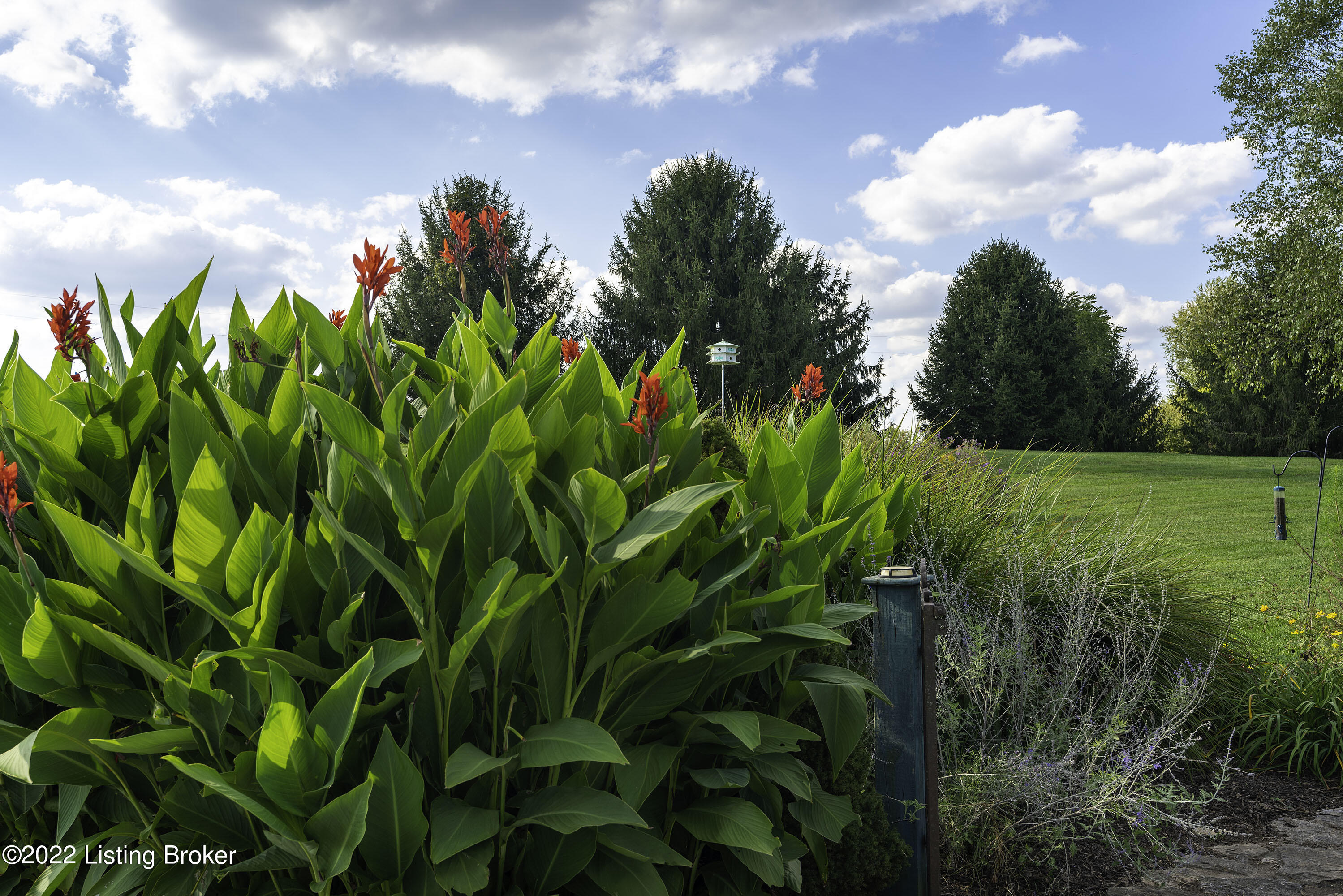 8096 Vigo Road Bagdad, KY 40003 - Photo 108 of 119 FRONT FLOWERING GARDENS