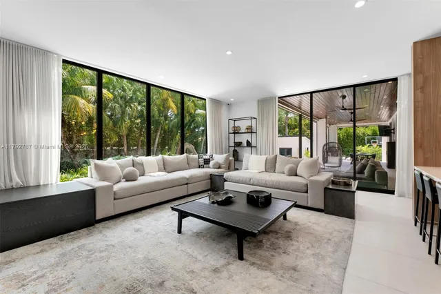 $7,000,000 | 13180 Old Cutler Road, Pinecrest, FL 33156