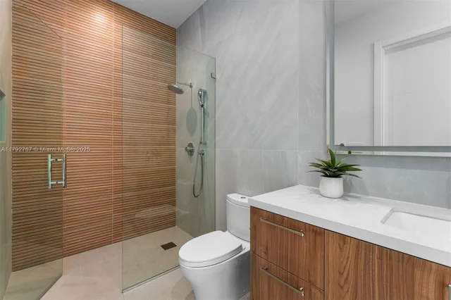 $7,000,000 | 13180 Old Cutler Road, Pinecrest, FL 33156