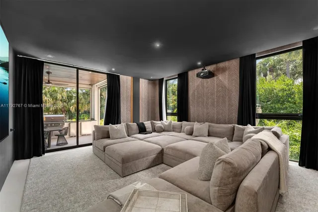 $7,000,000 | 13180 Old Cutler Road, Pinecrest, FL 33156